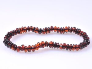 Елегантна гривна череша