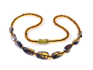 Страхотно фасетирано колие кехлибар