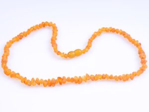 Нежно кехлибарено колие с цвят мед