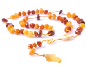 Християнска броеница колие кехлибар