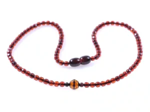 Искрящо фасетирано колие коняк